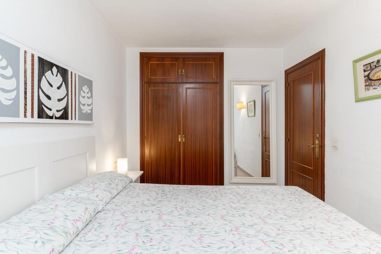 Lovely Apartment Next To The Beach 토레몰리노스 외부 사진