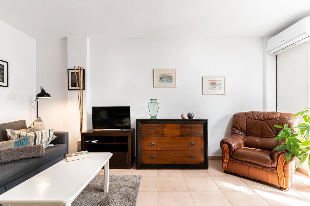 Lovely Apartment Next To The Beach 토레몰리노스 외부 사진