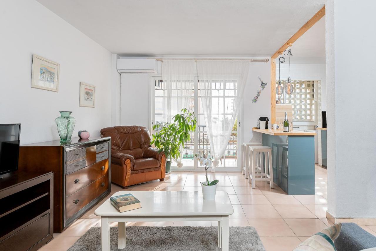 Lovely Apartment Next To The Beach 토레몰리노스 외부 사진